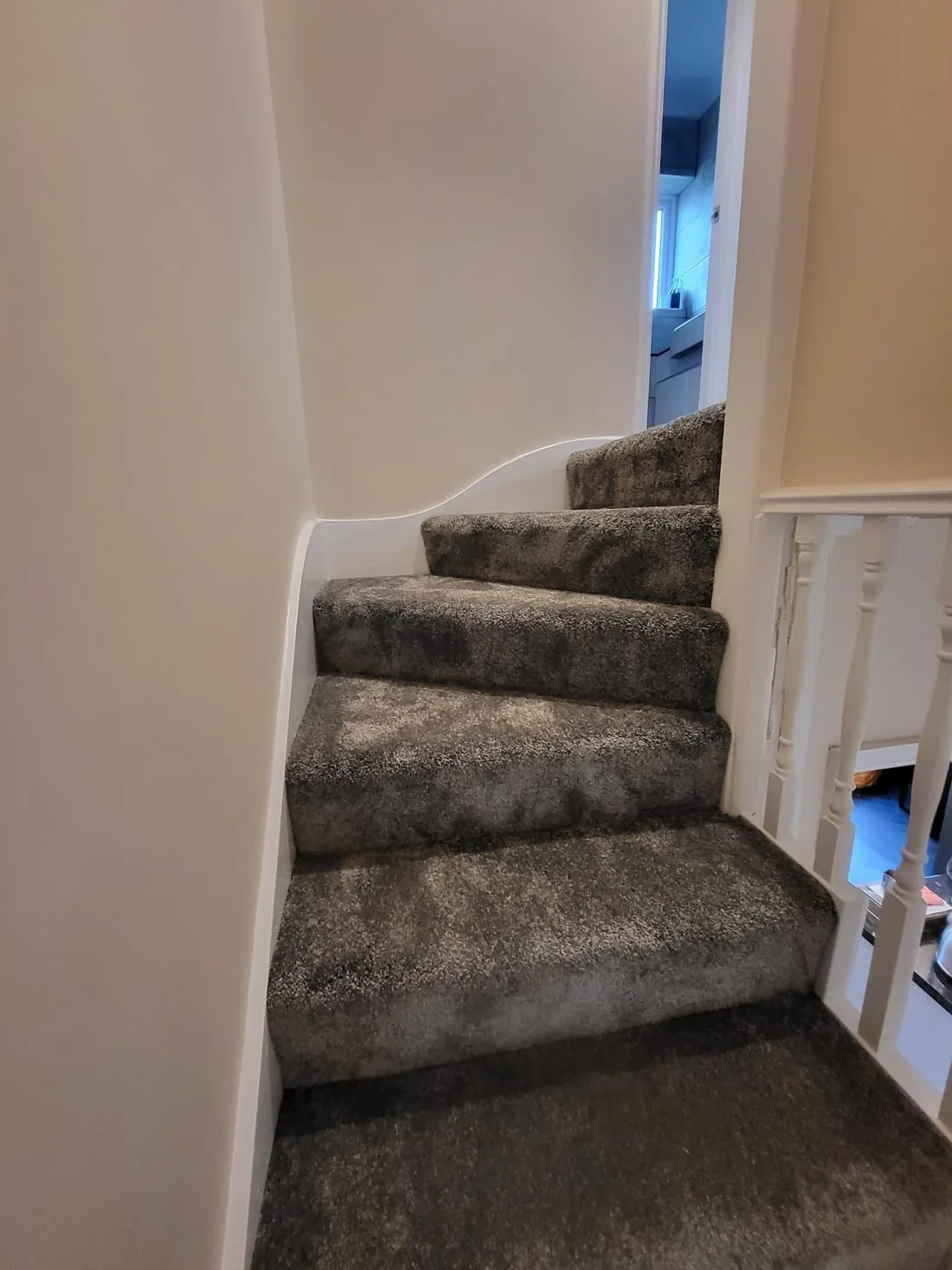 Grey fitted stair carpet, cut and folded around each step by Park Flooring (2)