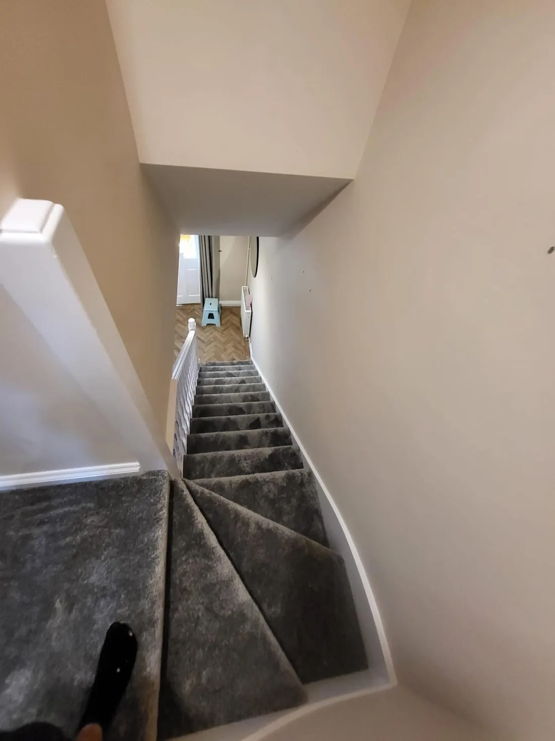Grey fitted stair carpet, cut and folded around each step by Park Flooring (3)